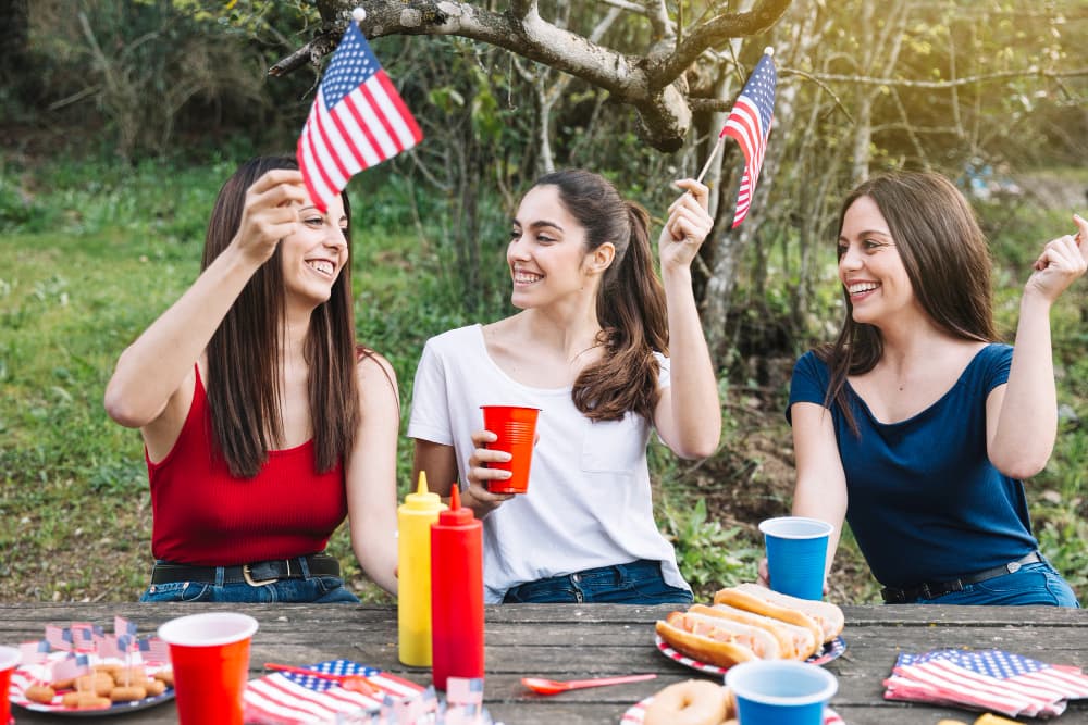 Discover and Book Bartender Services for Your Fourth of July Party